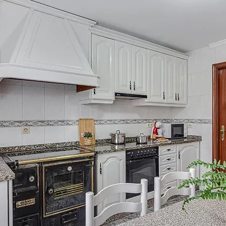 Casa Herminia 펜션 Coristanco